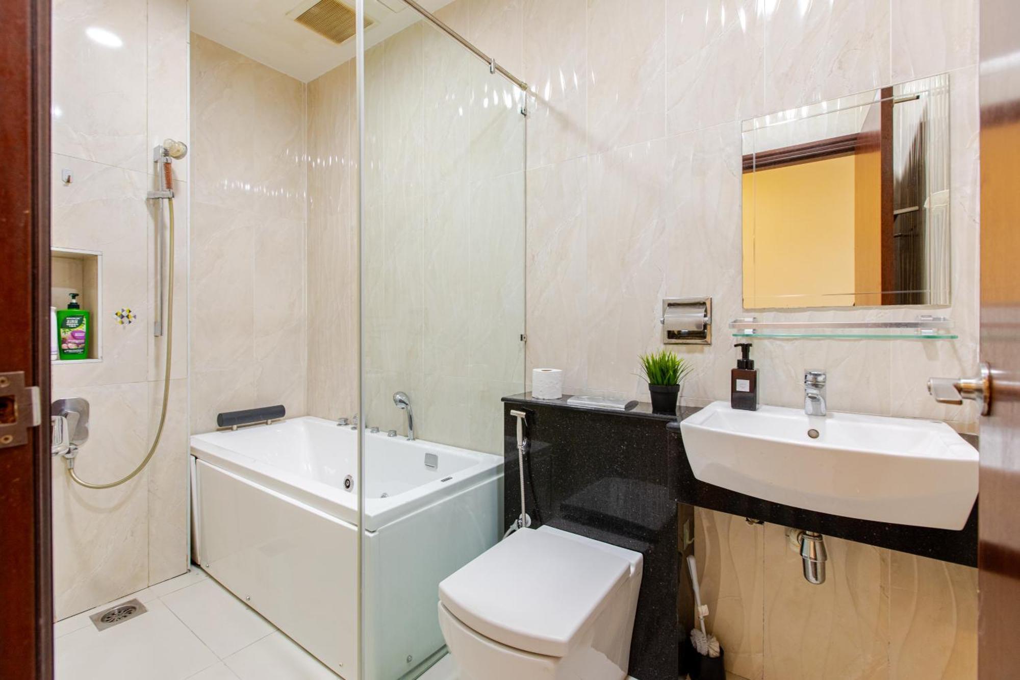 Paragon Suites Studios With Private Jacuzzi Near Ciq Rts Johor Bahru Ngoại thất bức ảnh