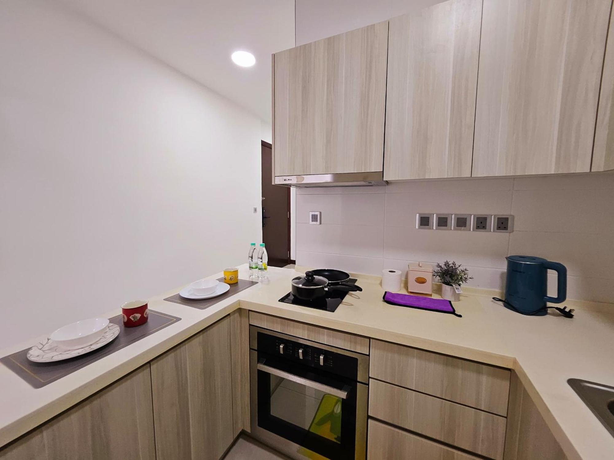 Paragon Suites Studios With Private Jacuzzi Near Ciq Rts Johor Bahru Ngoại thất bức ảnh