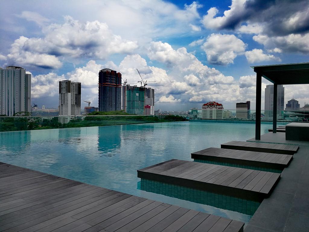 Paragon Suites Studios With Private Jacuzzi Near Ciq Rts Johor Bahru Ngoại thất bức ảnh
