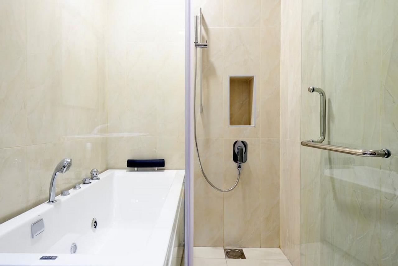 Paragon Suites Studios With Private Jacuzzi Near Ciq Rts Johor Bahru Ngoại thất bức ảnh