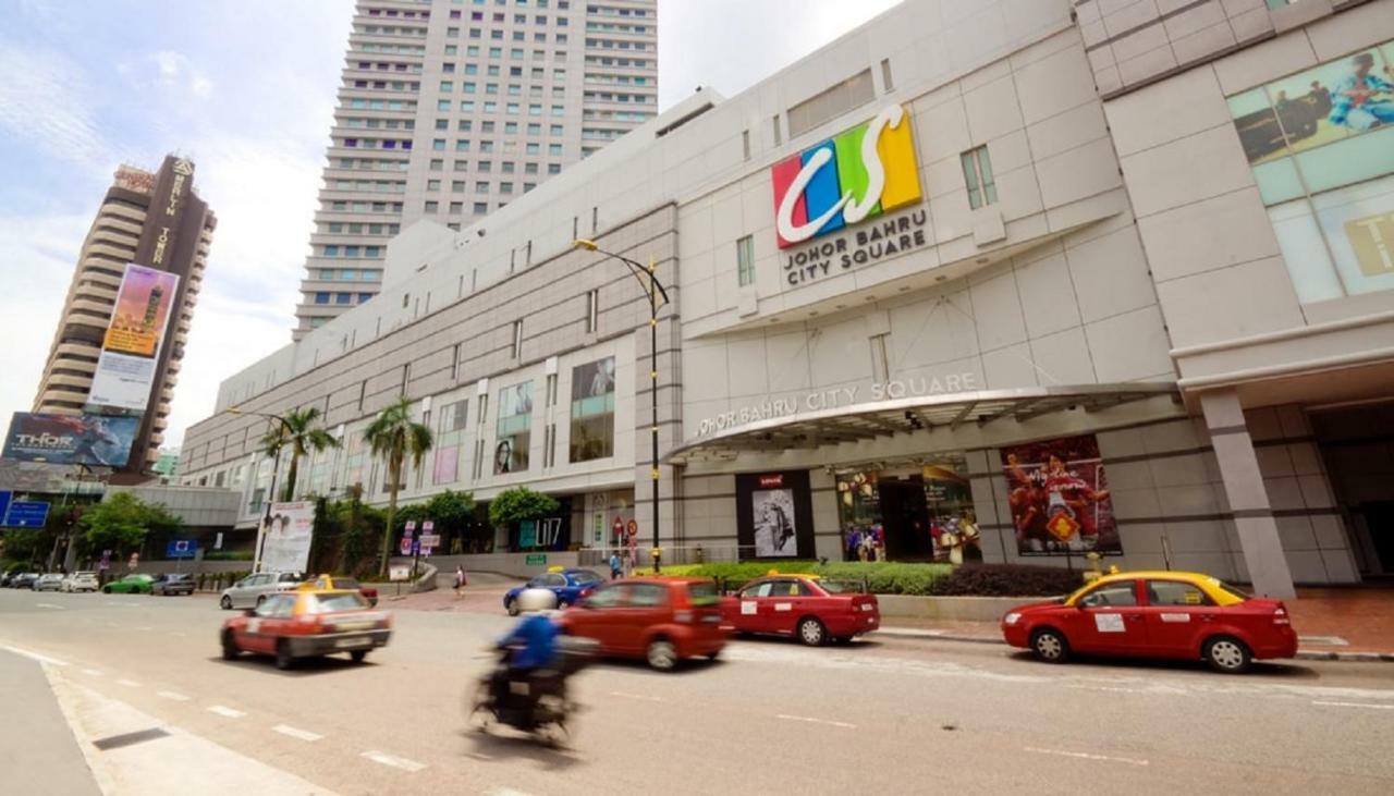 Paragon Suites Studios With Private Jacuzzi Near Ciq Rts Johor Bahru Ngoại thất bức ảnh